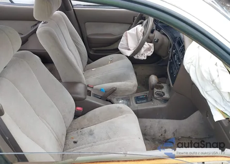 1995 Toyota Camry Le z USA, uszkodzony, nr VIN 4T1SK12E3SU869507